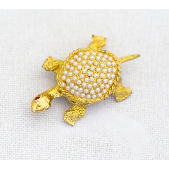 Vintage Little Pearls Turtle Brooch - A15 - Picture 1 of 3